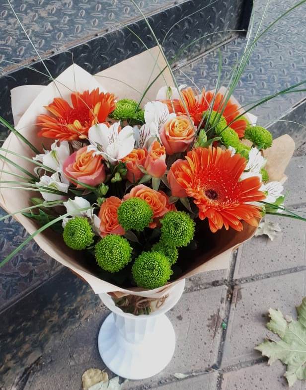 Букет цветов из: Герберы, Хризантемы, Альстромерии и Розы в Амазаре