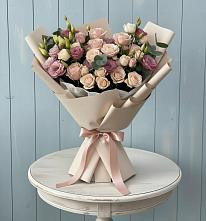 Букет цветов из:  Розы и Лизиантусы в Амазаре