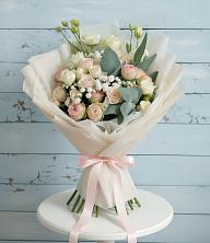 Букет цветов из:  Розы и Лизиантусы в Амазаре