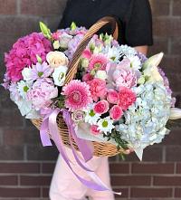Композиция солнечный день в Амазаре Цветочная композиция из Розы, Хризантемы, Пионы и Лизиантусы в корзине в Амазаре