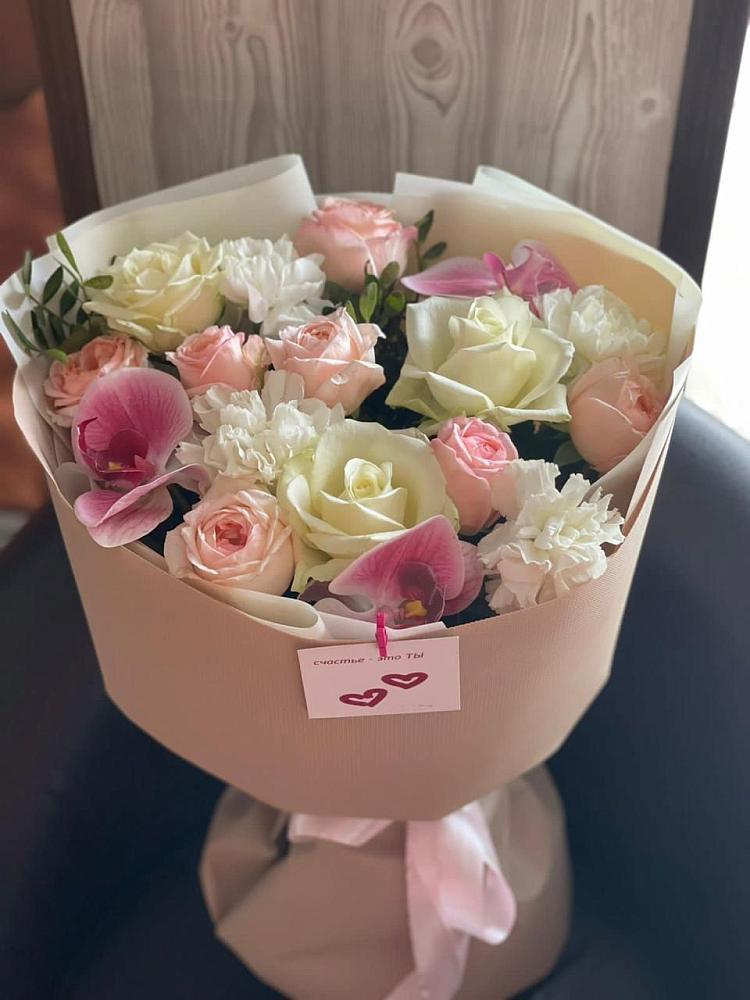 Букет цветов из: Орхидеи, Розы и Гвоздики в Амазаре