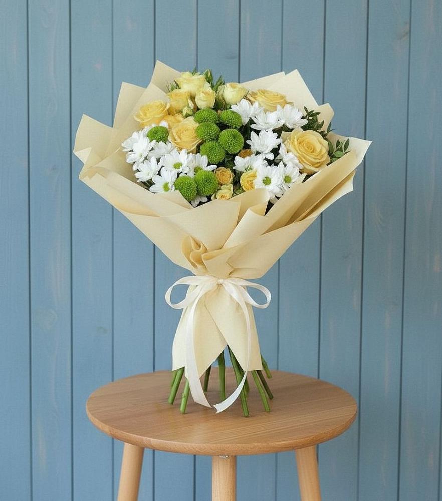 Букет цветов из: Хризантемы и Розы в Амазаре