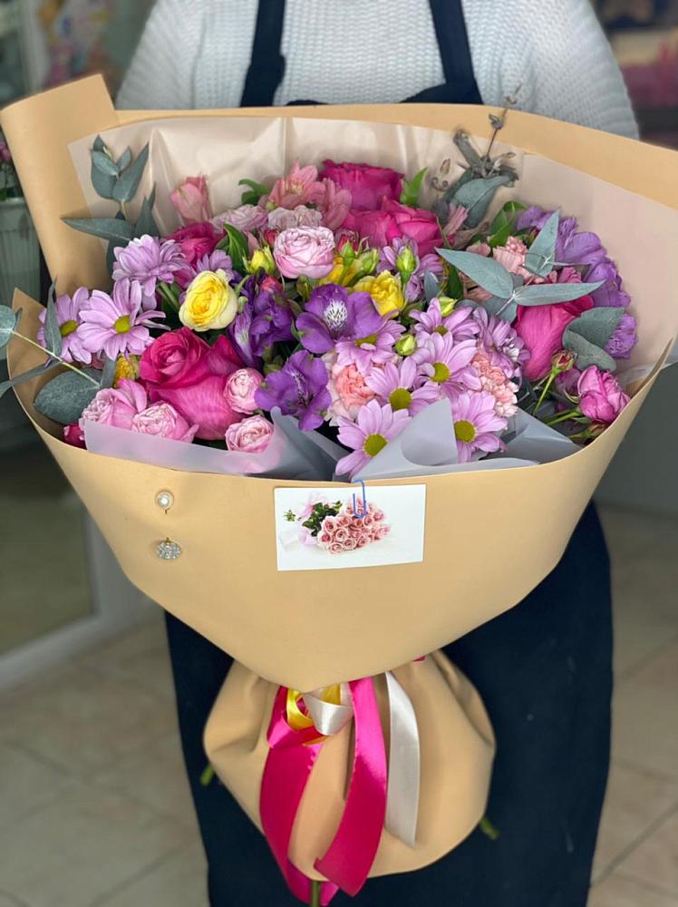 Букет цветов из: Хризантемы, Гвоздики и Альстромерии в Амазаре