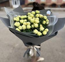 Букет Белые кустовые розы Солинеро в Амазаре
