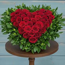 Цветочная композиция из Розы в виде сердца в Амазаре