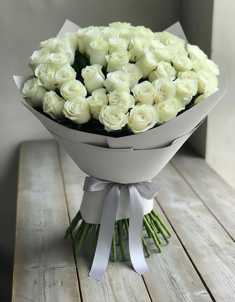 Букет 35 Белых роз в Амазаре