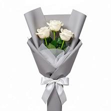 Букет 3 белые розы в Амазаре