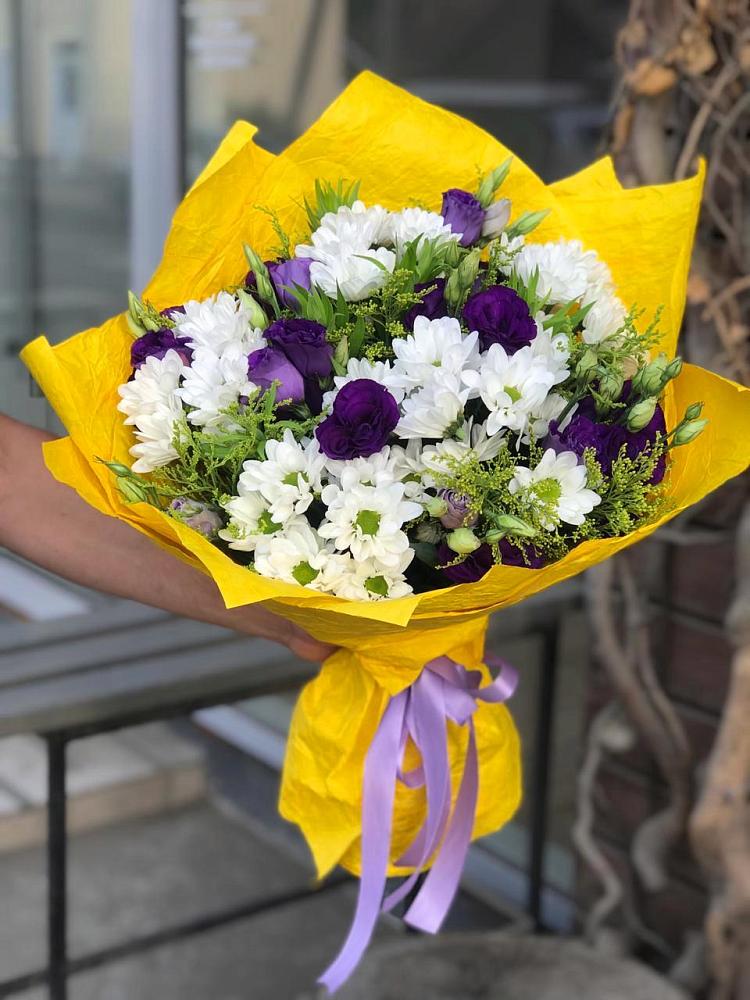 Букет цветов из: Ирисы, Хризантемы и Ромашки в Амазаре