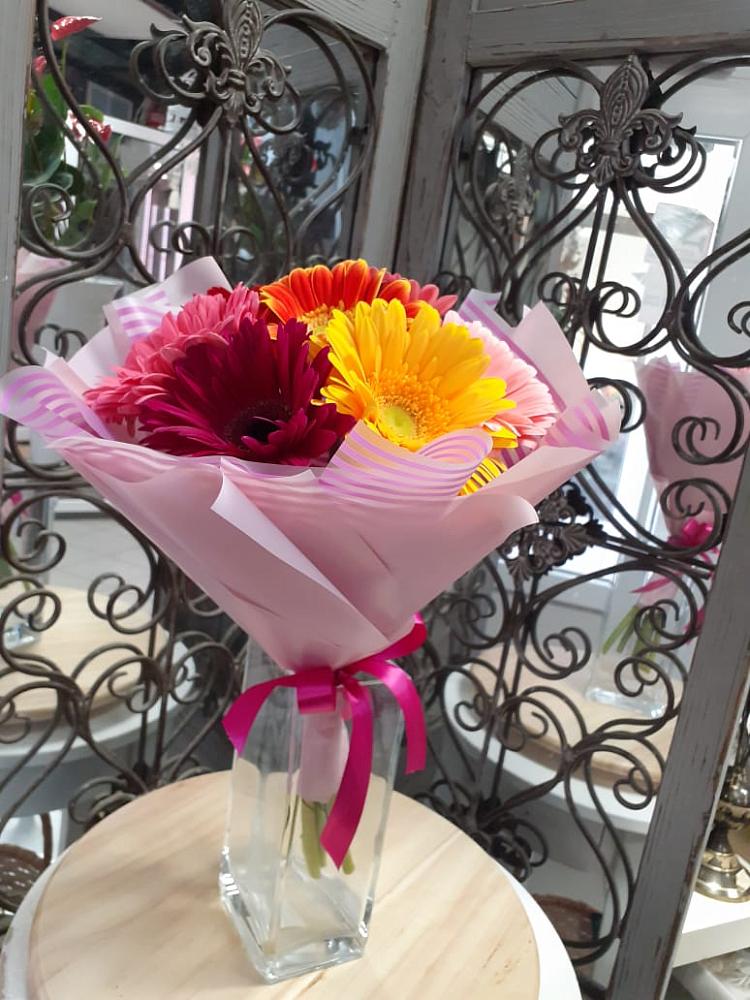 Букет цветов из: Герберы в Амазаре