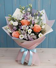 Букет цветов из:  Лизиантусы, Розы, Альстромерии и Гипсофила в Амазаре