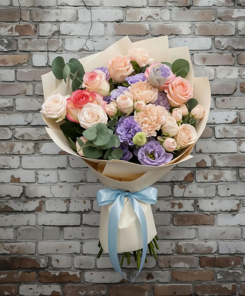 Букет цветов из: Розы, Лизиантусы и Гвоздики в Амазаре