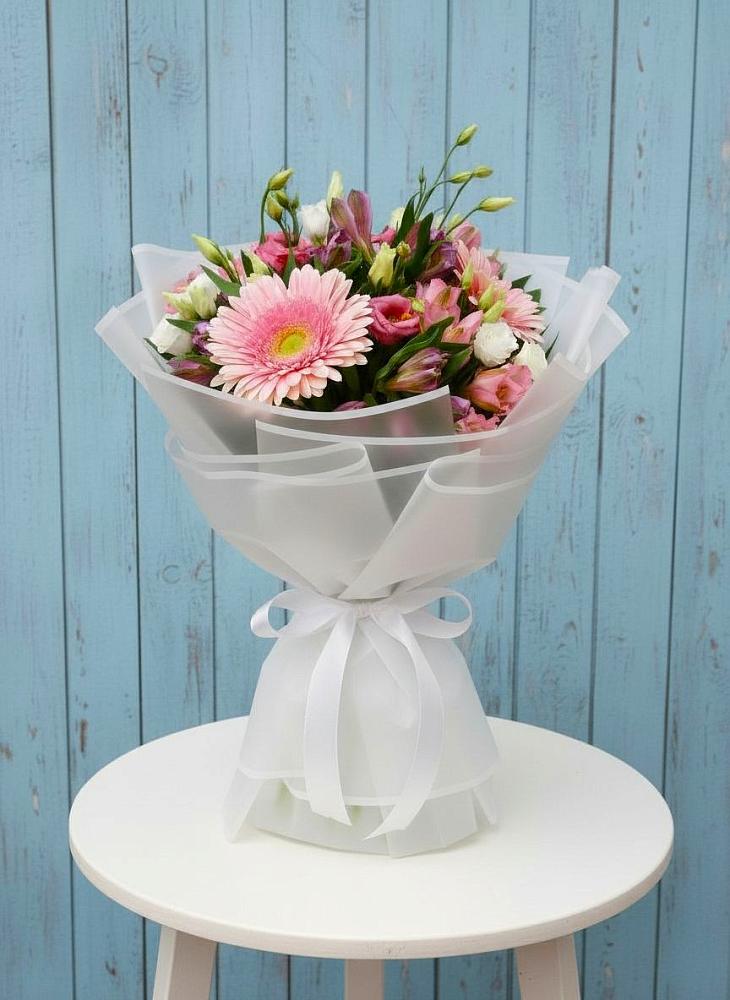 Букет цветов из: Герберы, Альстромерии и Лизиантусы в Амазаре