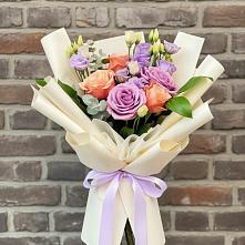 Букет цветов из:  Лизиантусы и Розы #REPLACE_PRED# Амазаре