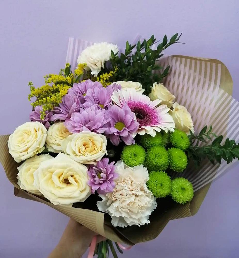 Букет цветов из: Хризантемы, Розы, Гвоздики и Герберы в Амазаре