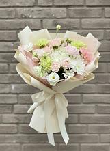 Букет цветов из:  Гвоздики, Розы, Лизиантусы и Хризантемы в Амазаре