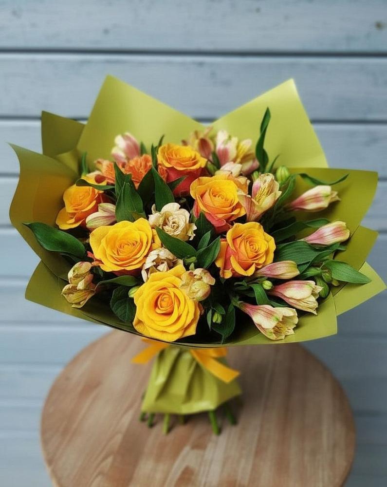 Букет цветов из: Альстромерии и Розы в Амазаре