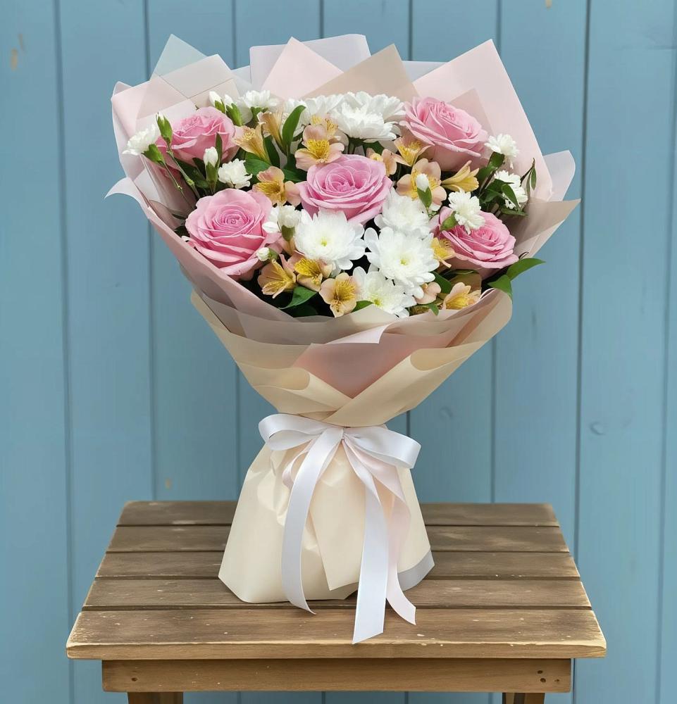 Букет цветов из: Гвоздики, Орхидеи и Розы в Амазаре