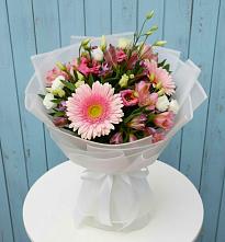 Букет цветов из:  Герберы, Альстромерии и Лизиантусы в Амазаре