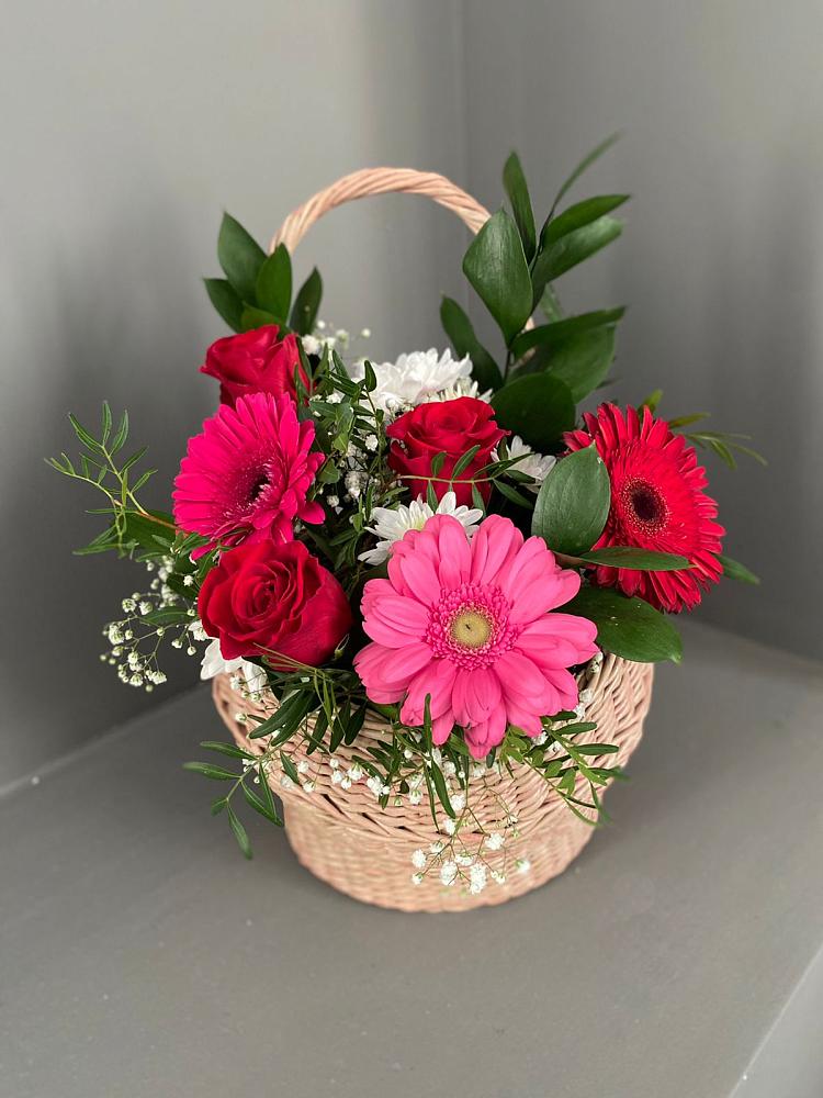 Цветочная композиция из Розы, Хризантемы и Герберы в корзине в Амазаре