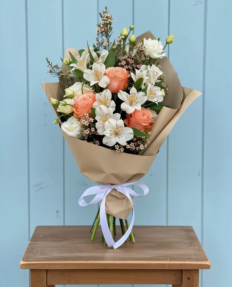 Букет цветов из: Альстромерии, Лизиантусы, Розы и Хризантемы в Амазаре