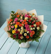 Букет Микс из разноцветных кустовых роз в Амазаре